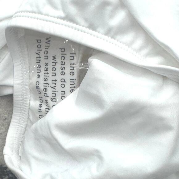 Tommy Bahama Pearl Shirred Bandeau One Piece Swimsuit White Size 6 NWT - Picture 12 of 12